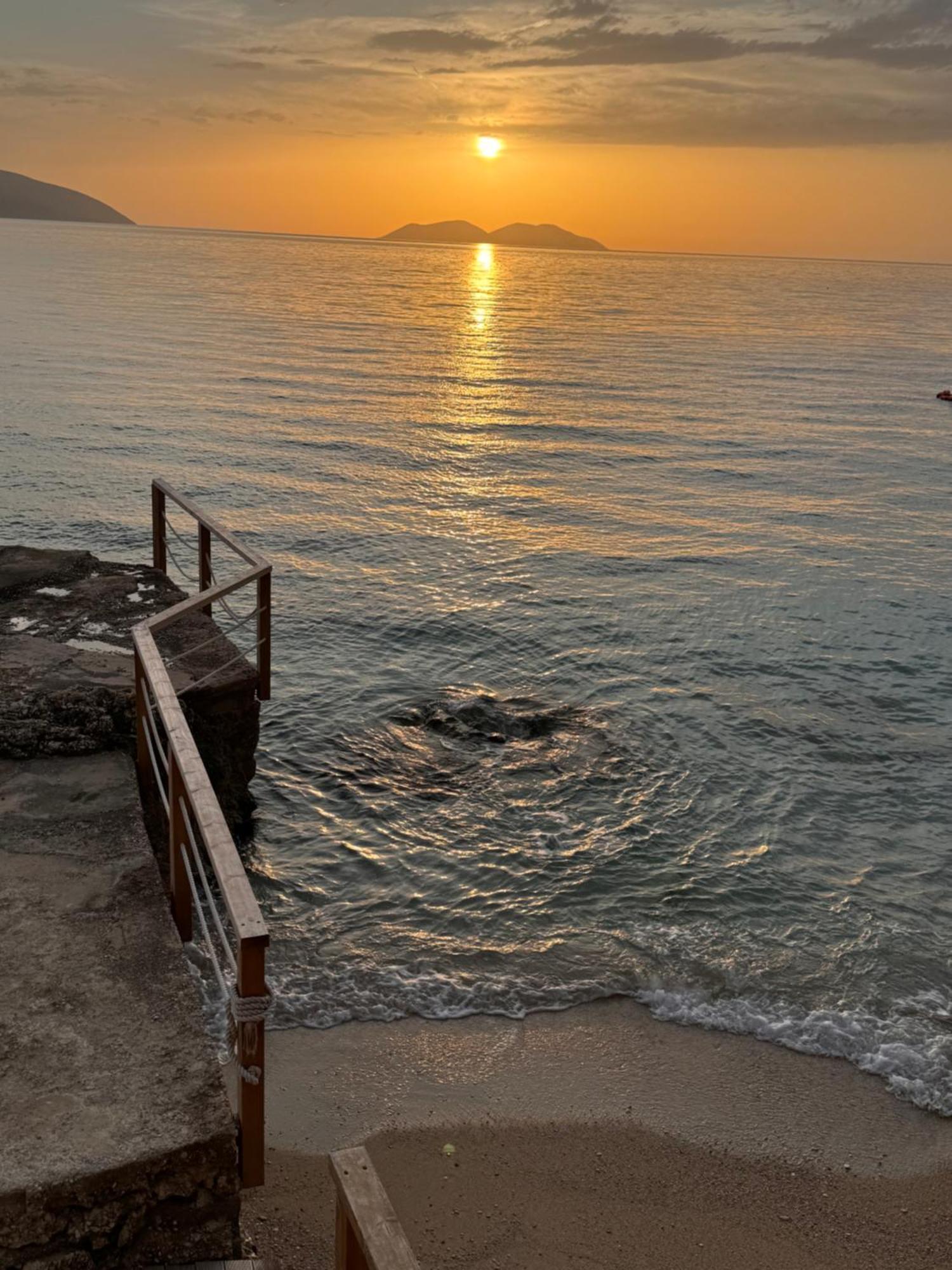 Hotel Kristera Vlore Exterior photo